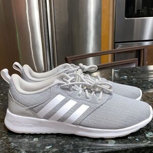 Adidas QT Racer 2.0 Cloudfoam Gray / White Athletic Shoes Sneakers Size 8
